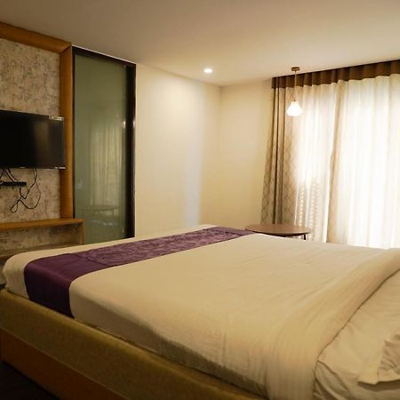 Golden Lotus Hotel Hyderabad Eksteriør bilde